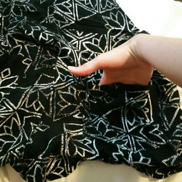 Mudd- B&W Lotus flower pattern overall/romper SM - Picture 6 of 6